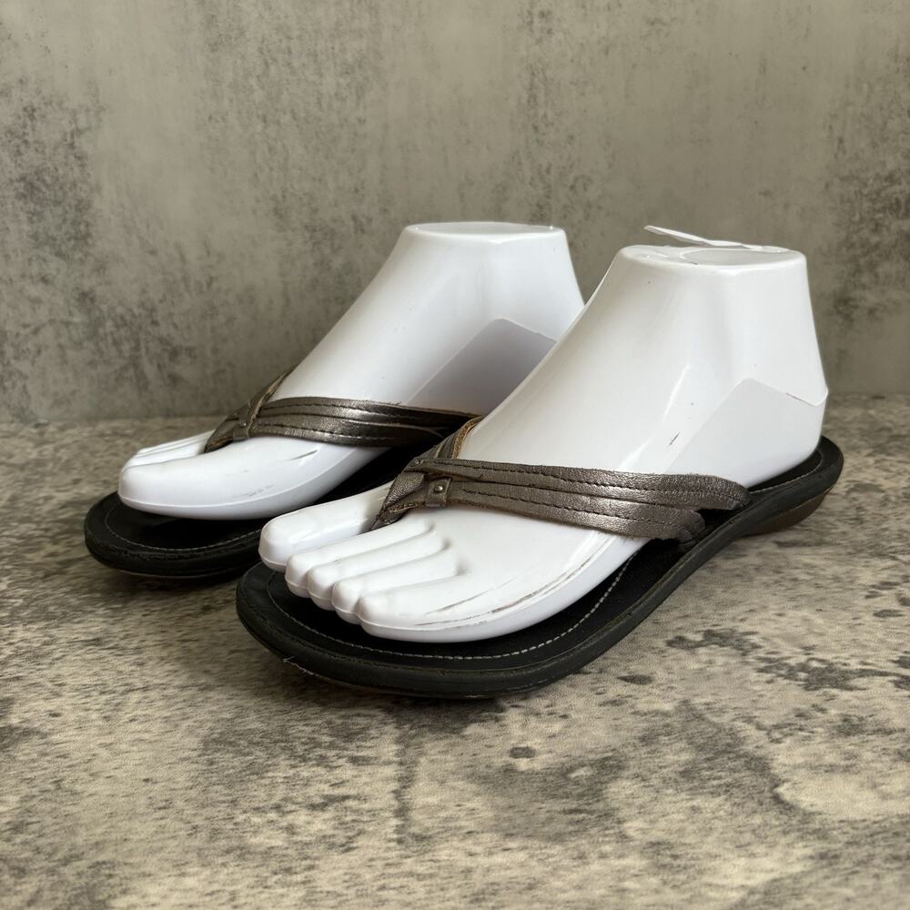 Olukai Sandals Womens 6 U'I-W Black Silver Leather Thong Slides Beach Comfort